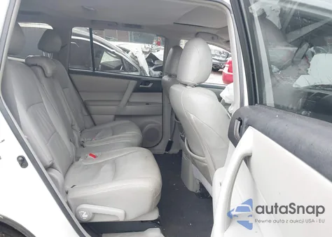 2011 Toyota Highlander Base V6 z USA, uszkodzony, nr VIN 5TDBK3EH8BS050146